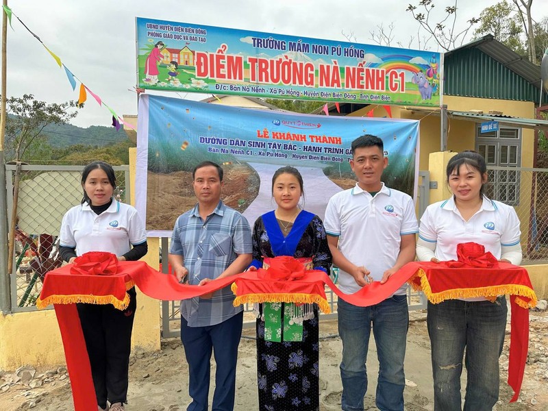 Hình ảnh minh họa một diễn đàn cộng đồng Winclub với các chuyên gia đang thảo luận về chiến lược cá cược thể thao và chia sẻ mẹo.