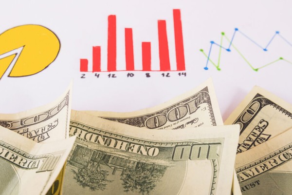 Người chơi phân tích dữ liệu để đặt cược thông minh